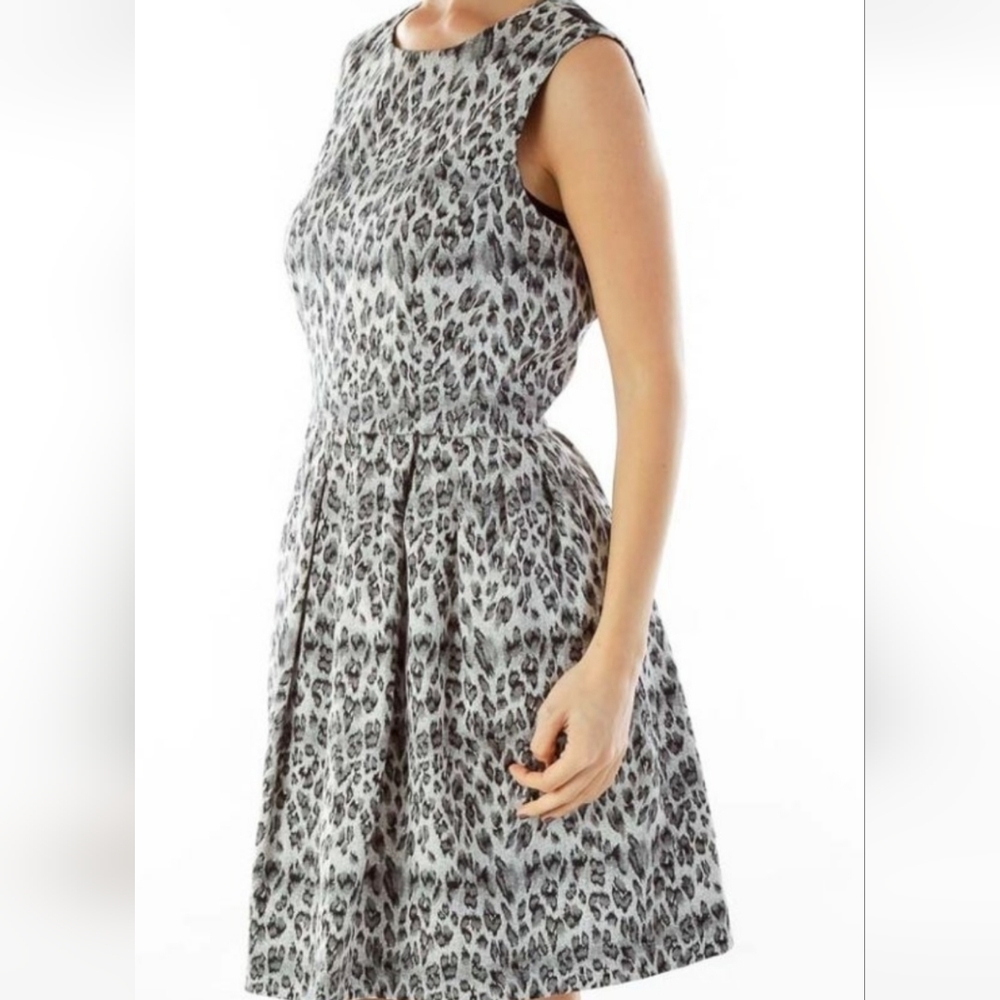 Taylor fit & flare jacquard Leopard print sleeveless midi dress - Picture 2 of 12